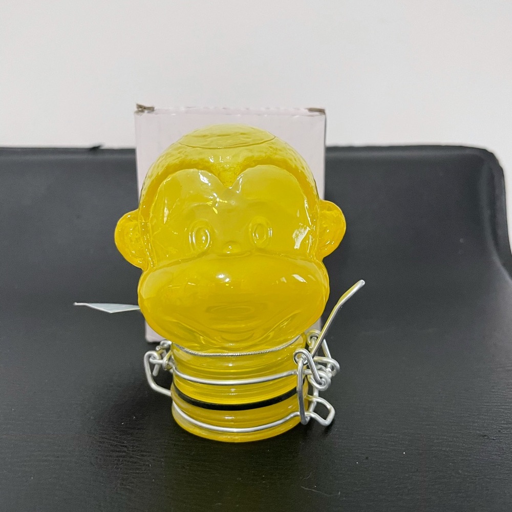 Contained Art Monkey 100 ML Yellow
Glass Container